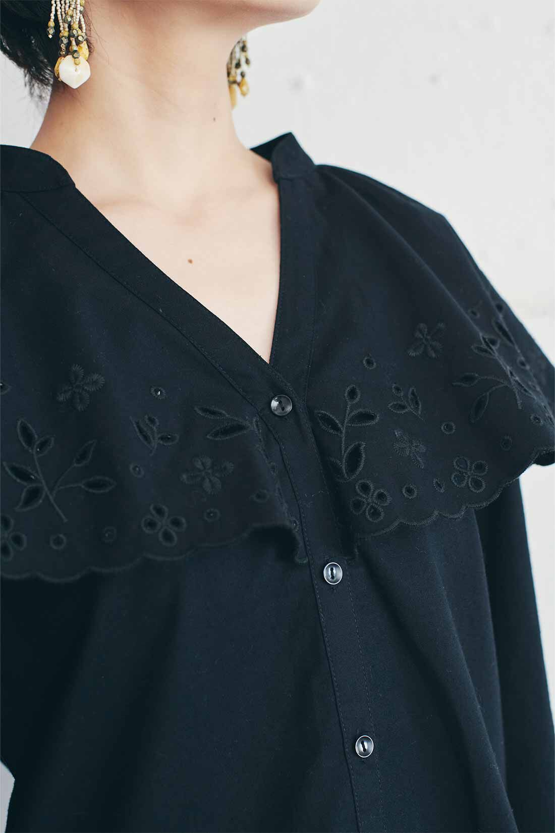 MEDE19F カットワークブラウス〈ブラック〉｜MEDE19F[メデ