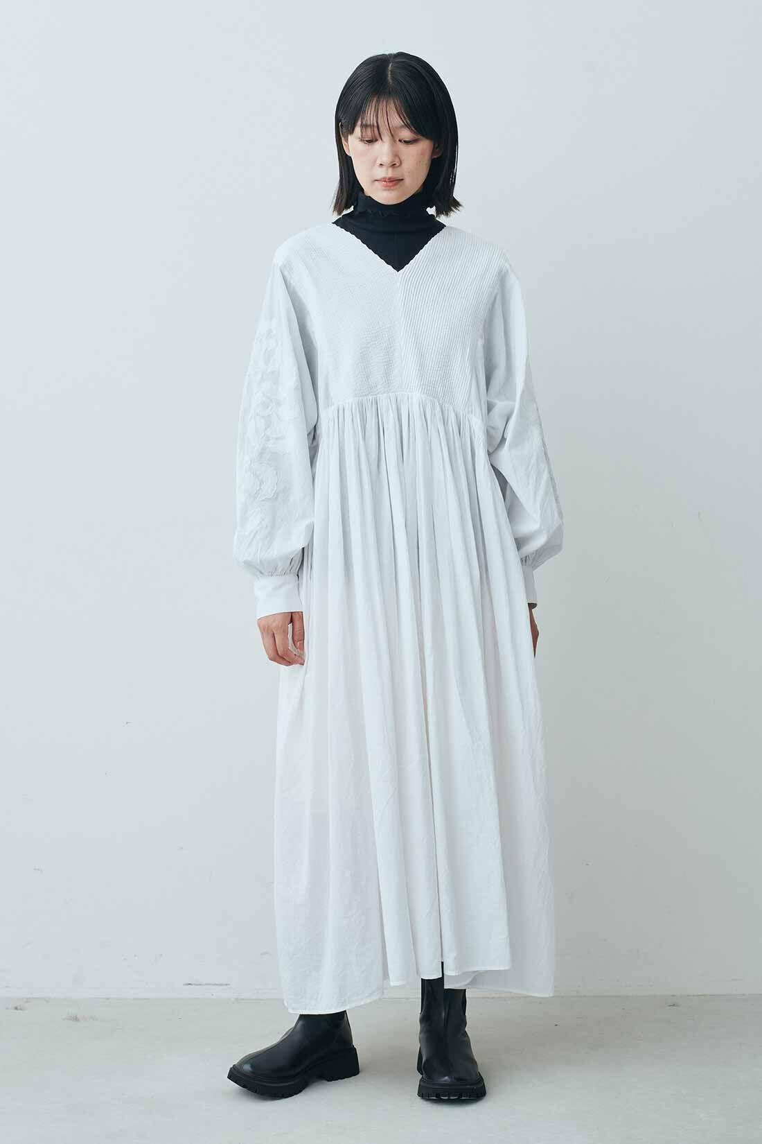 MEDE19F [メデ・ジュウキュウ]|MEDE19F　〈MADE IN INDIA COLLECTION〉モチーフ刺繍コットンワンピース|モデル身長：163cm　着用サイズ：M