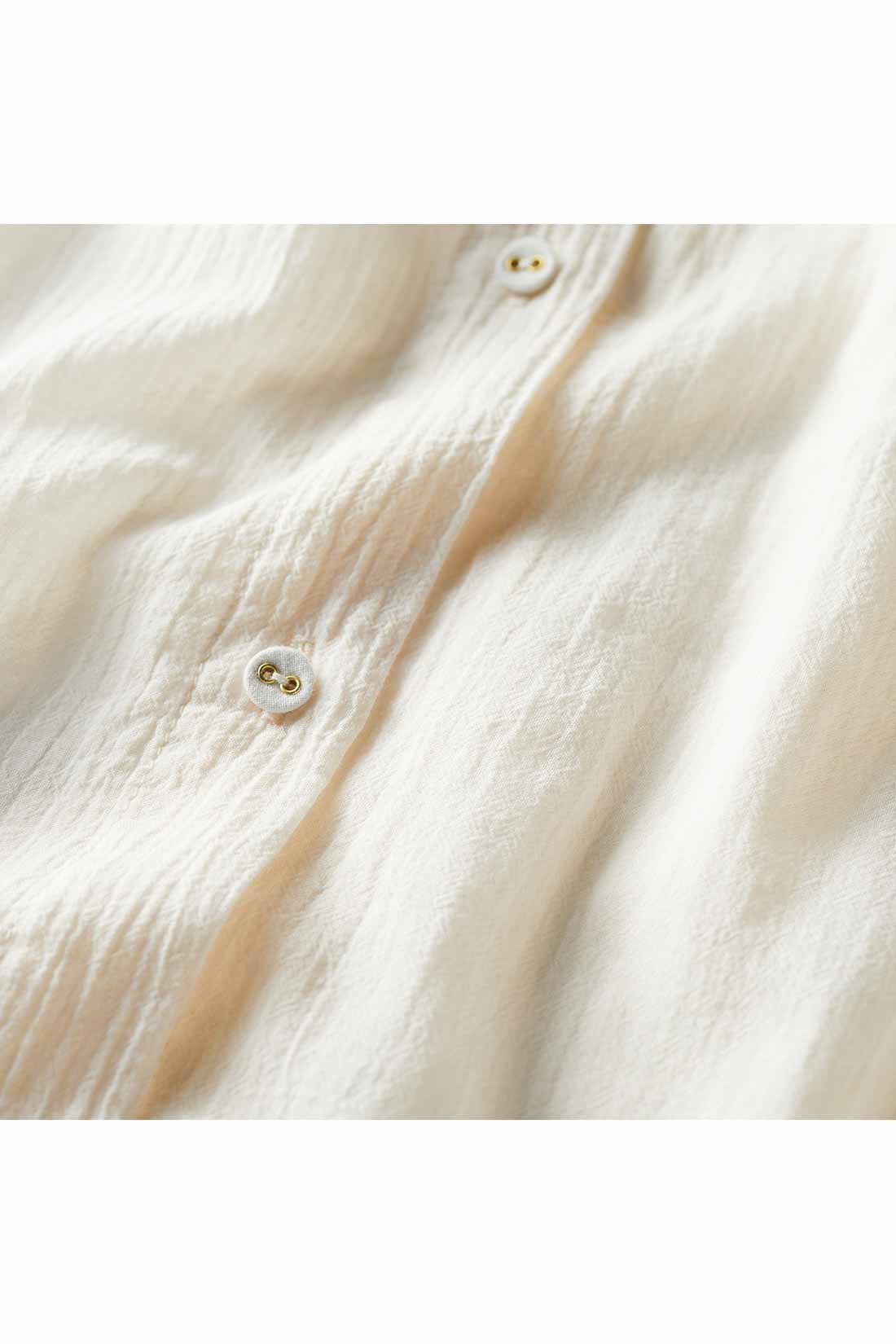 MEDE19F|MEDE19F　ヴィンテージライク 甘織りコットンチュニック〈アイボリー〉|COTTON 100％［綿100％］ シボ感と微細な織り柄が特徴の、甘織りの綿100％生地。共地のくるみボタンを使用。