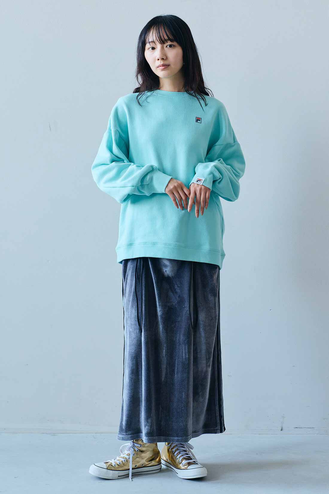 MEDE19F|MEDE19F　FILA for MEDE19F 大人も着られる プリントロゴスウェット|モデル身長：163cm　着用サイズ：M
