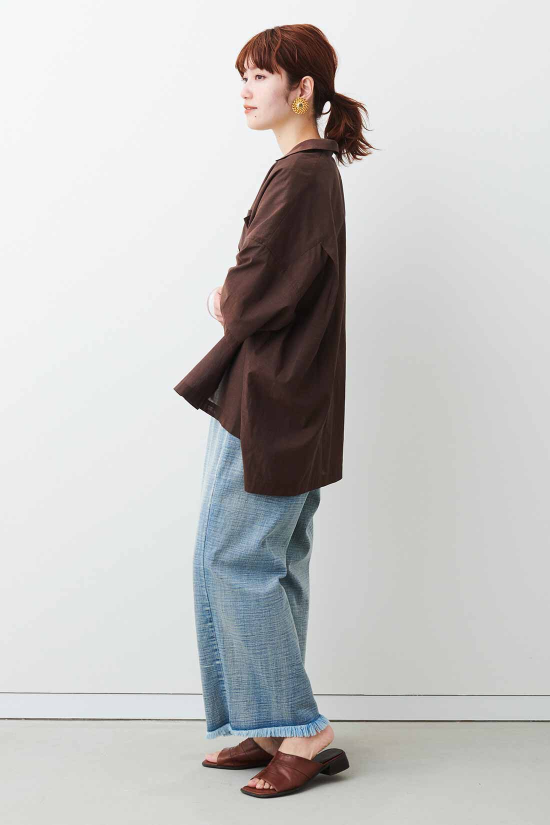 MEDE19F|MEDE19F　ジャパンファブリックを使用した オーバーオープンカラーシャツ〈ブラウン〉|モデル身長：163cm　着用サイズ：M