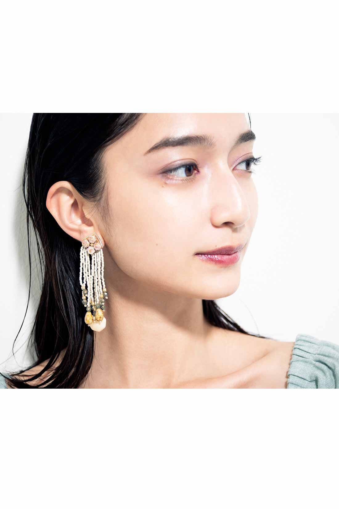 高瀬真奈さんコラボ】MEDE19F チェコビーズ イヤアクセ〈バニラ〉｜その他アクセサリー・時計｜アクセサリー・時計｜ファッション小物｜レディースファッション・洋服の通販｜MEDE19F