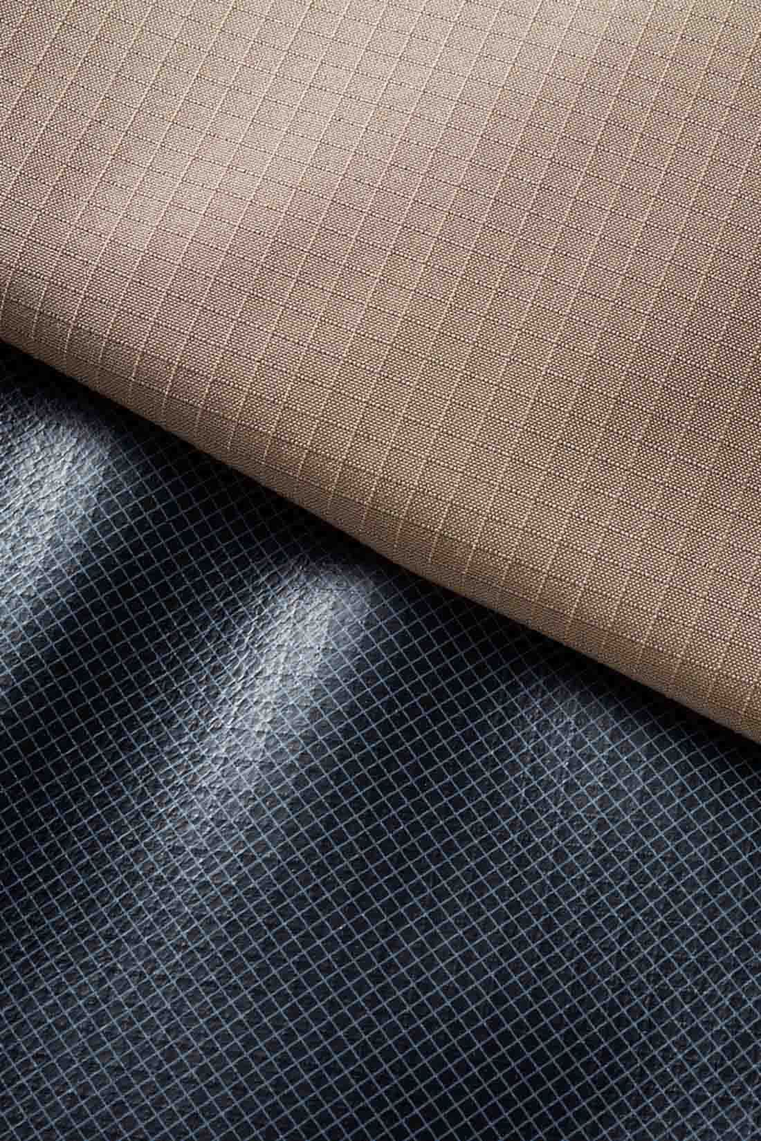 MEDE19F [メデ・ジュウキュウ]|MEDE19F　GERRY（R） for MEDE19F ベストにもなる撥水ミリタリーブルゾン〈グレージュ〉|二層の生地に、さらにコーティングをほどこした「2.5レイヤー」の素材は、防水性も軽さも備えて本格的。