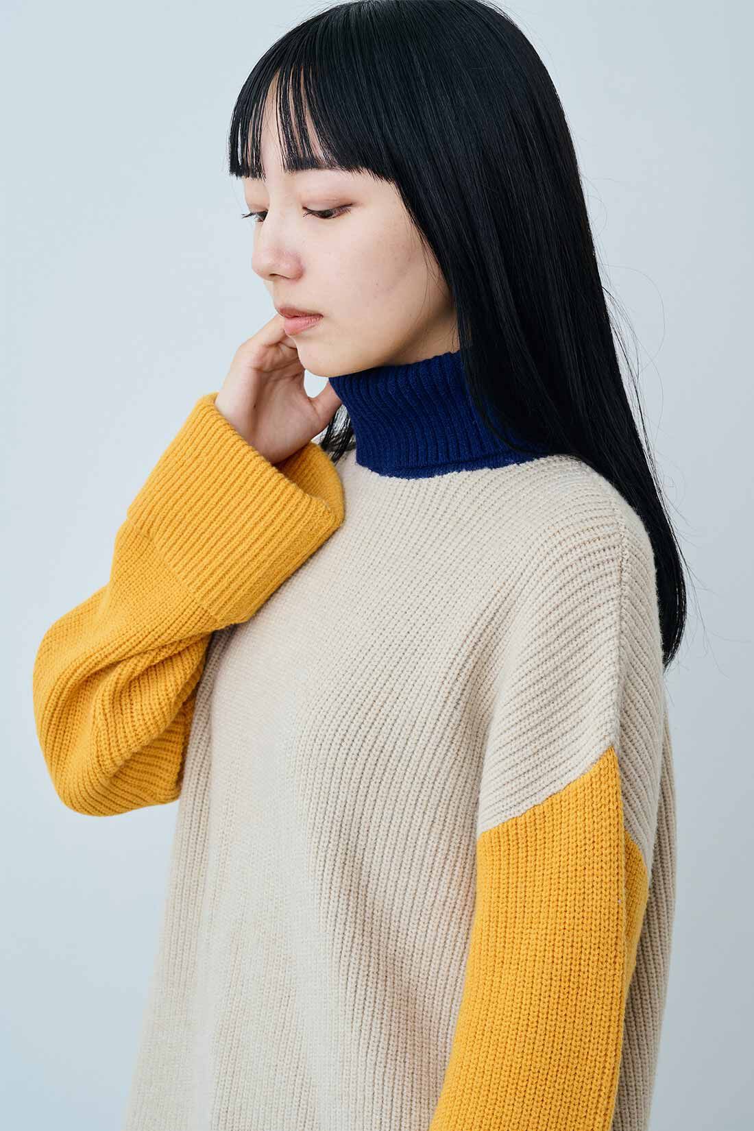 MEDE19F　ハイネックのトライカラーニット