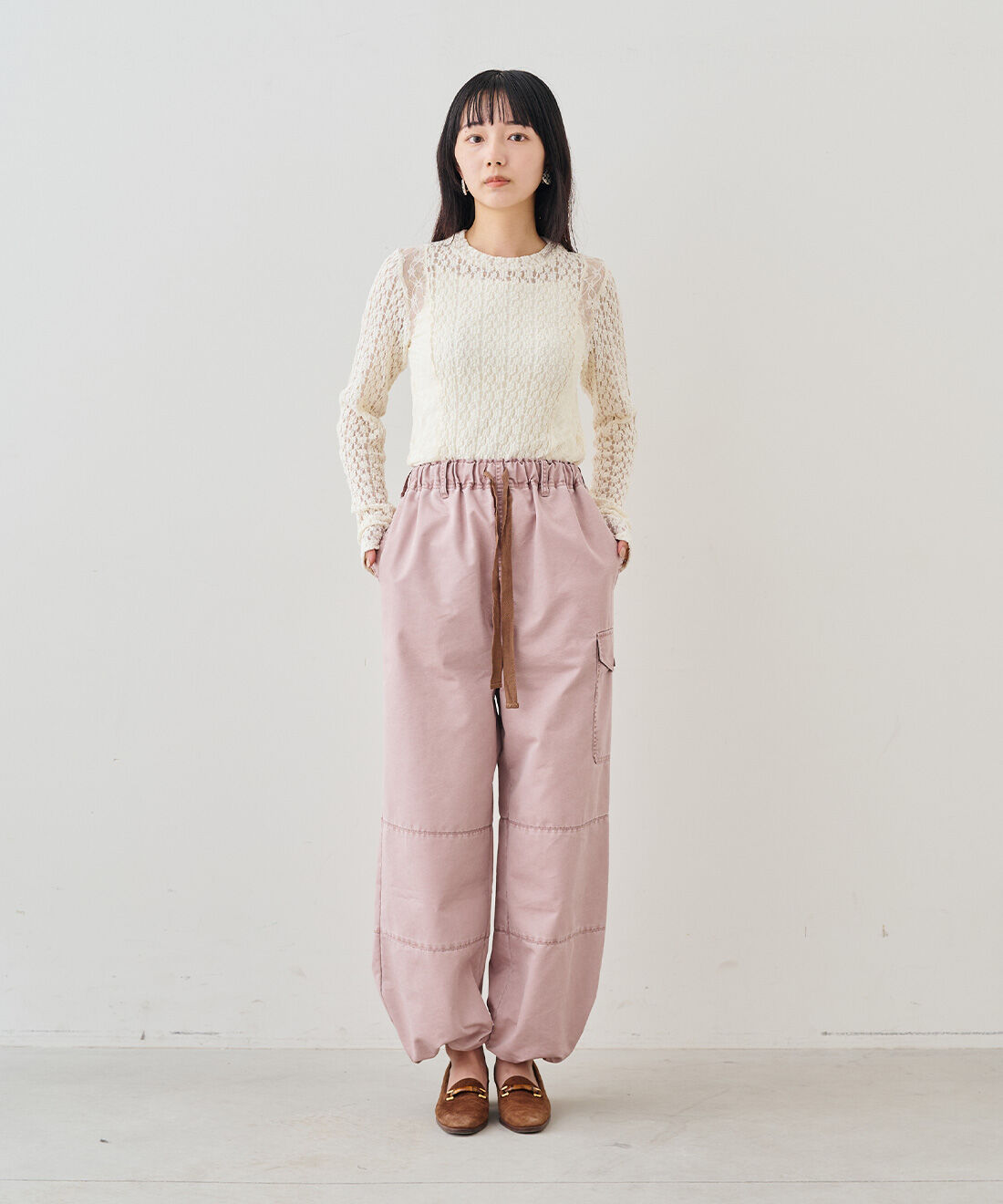 MEDE19F [メデ・ジュウキュウ]|ミュルーズモダン 中わた入りリバーシブルブルゾン〈ベージュ〉とレース切り替えトップスと花プリントとレースのスカートセット〈ブラック＆パープル〉のコーディネート