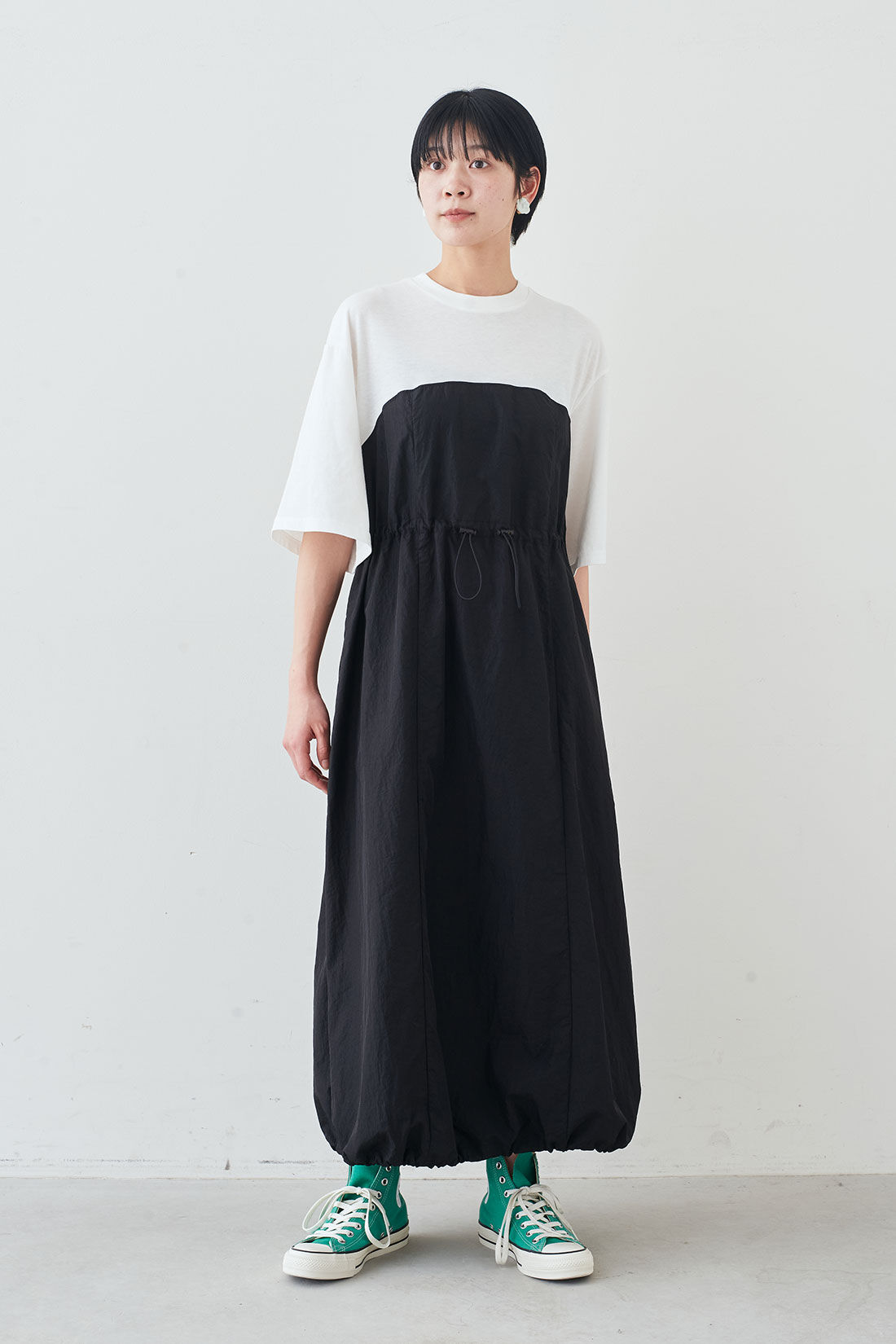 MEDE19F [メデ・ジュウキュウ]|MEDE19F　カットソー×撥水生地のドッキングワンピース〈ホワイト×ブラック〉