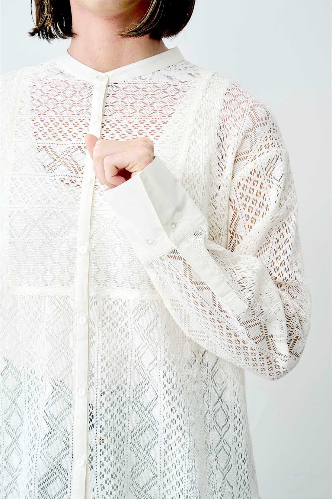 長袖シャツ　オープンカラー　刺繍デザイン　レトロ　女性　　オフホワイト