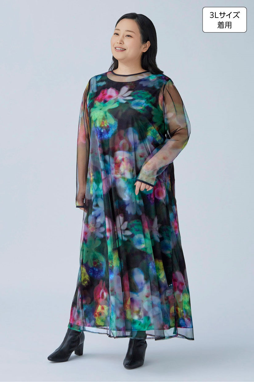 MEDE19F [メデ・ジュウキュウ]|MEDE19F　花柄のプリントを重ねたシアードレス〈ブラック〉|身長：160cm バスト：113cm ウエスト：90cm ヒップ：115cm 太ももまわり：63cm