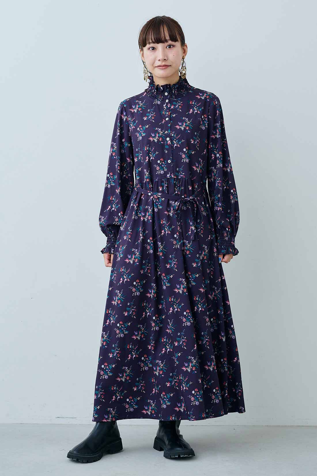 MEDE19F [メデ・ジュウキュウ]|MEDE19F　ミュルーズモダン〈「ミュルーズ染織美術館」アーカイブコレクション〉プリントロングワンピース〈パープル〉|モデル身長：158cm　着用サイズ：M