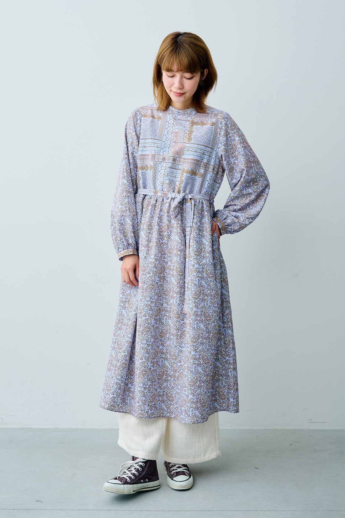 MEDE19F [メデ・ジュウキュウ]|MEDE19F　変形ペイズリープリントのロングワンピース〈パープル〉|モデル身長：163cm　着用サイズ：M