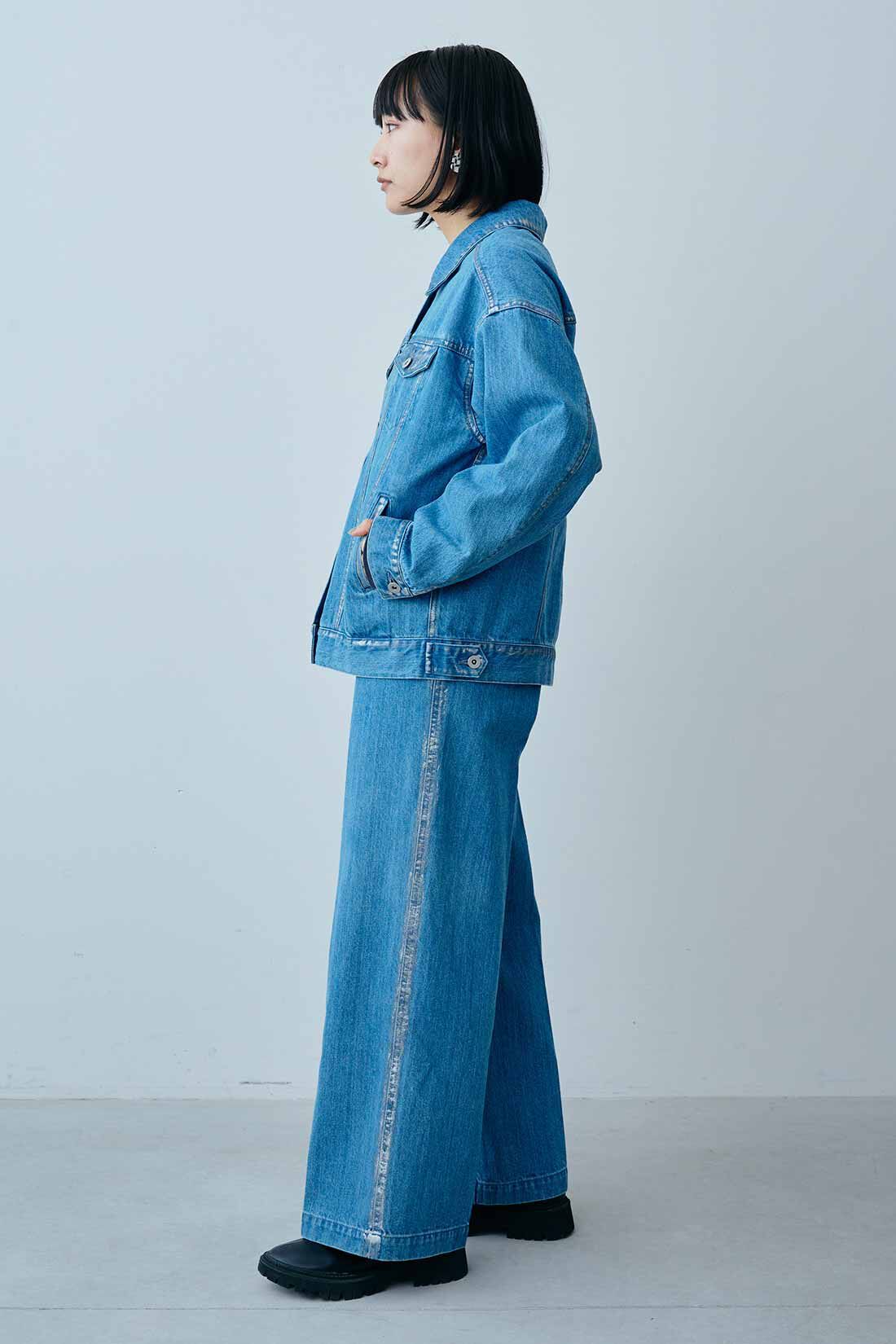 MEDE19F|MEDE19F　箔プリントのオーバーサイズデニムジャケット〈ブルー〉|モデル身長：158cm　着用サイズ：M