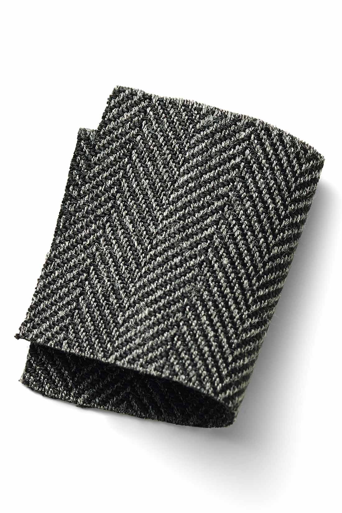 MEDE19F|MEDE19F　サスペンダー付きギャザースカート〈グレー〉|秋冬通して着られる、適度に肉厚なヘリンボーン織り素材。 あえてマニッシュな素材を選びました。