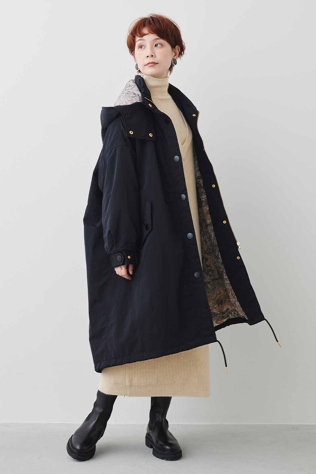 MEDE19F|MEDE19F　スカーフ柄を裏地にした リラックスモッズコート〈ブラック〉|モデル身長：157cm　着用サイズ：2