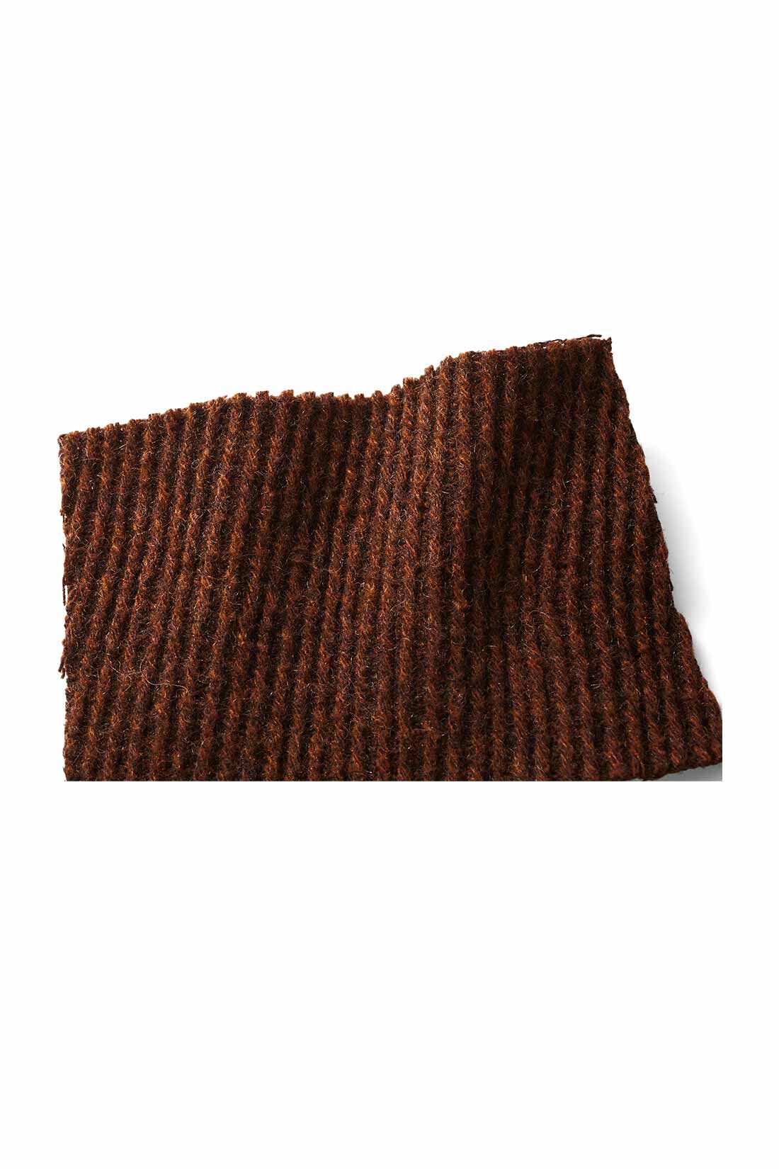 MEDE19F|MEDE19F ミックス調ウール混カルゼのハイネックコート〈ブラウン〉|ウールブレンドのカルゼ織り生地。斜めに太うねがはしる重厚感ある素材。