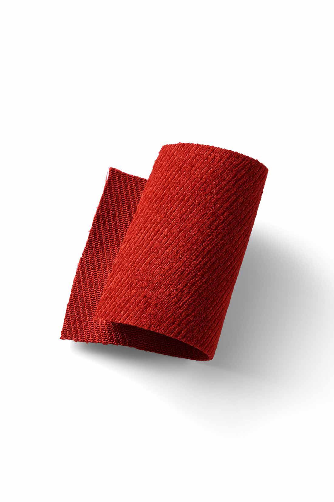 MEDE19F|MEDE19F　ベルテッドカラータックパンツ〈アイボリー〉|しなやかで落ち感のある布はくに起毛をかけた、スエードライクな素材です。適度な厚みがあり、暖かな表情が冬らしい。