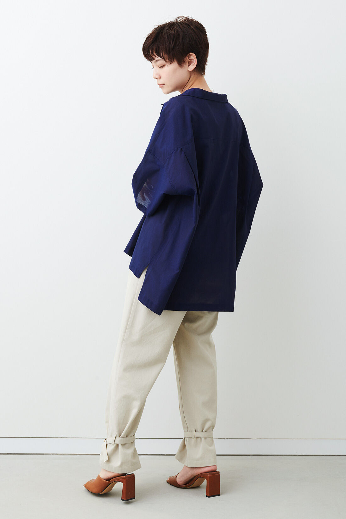MEDE19F|MEDE19F　ジャパンファブリックを使用した オーバーオープンカラーシャツ〈ネイビー〉|モデル身長：157cm　着用サイズ：M