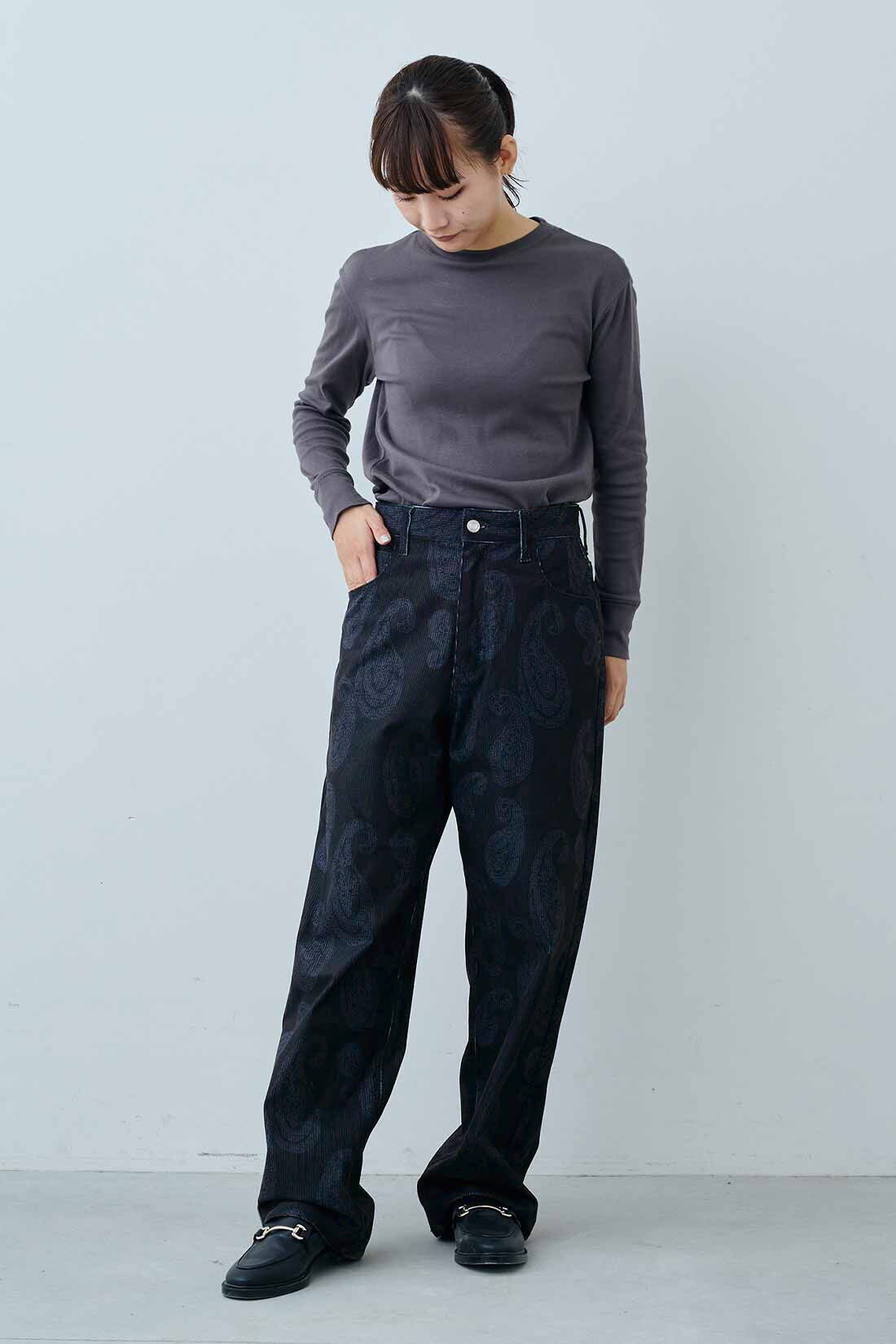 MEDE19F 大人のペーズリー柄プリントコーデュロイパンツ