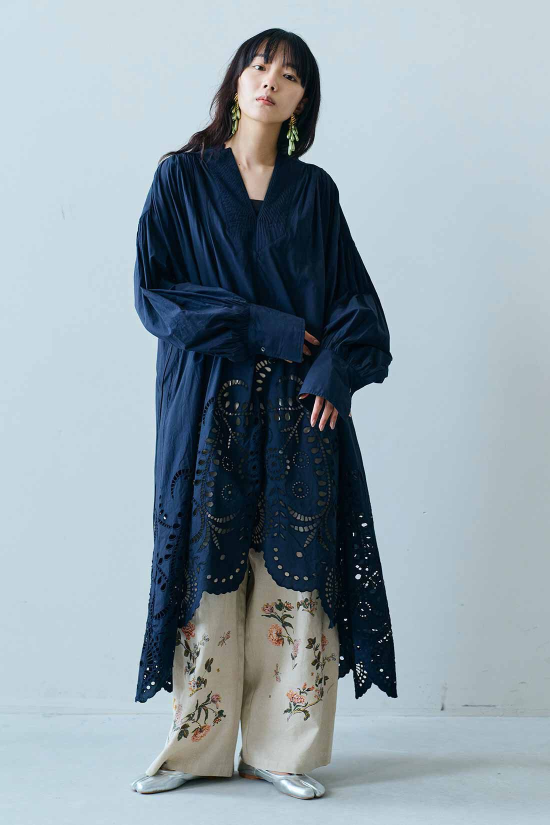 MEDE19F [メデ・ジュウキュウ]|MEDE19F　〈MADE IN INDIA COLLECTION〉エンブロイダリーコットンワンピース|モデル身長：158cm　着用サイズ：M