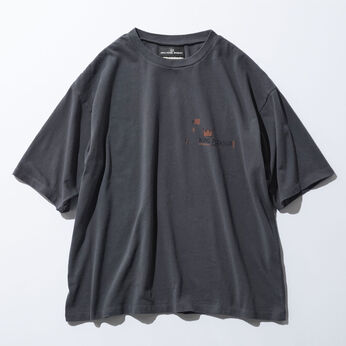 MEDE19F | バックプリントＴシャツ〈Jean-Michel Basquiat〉