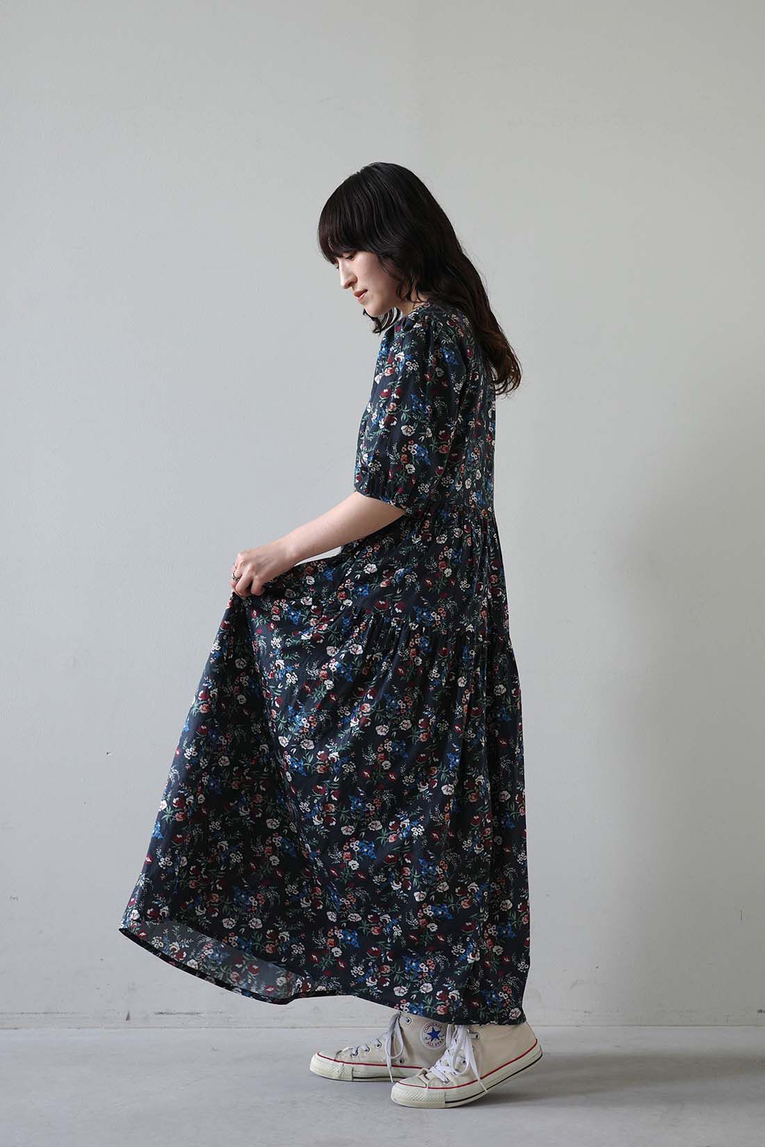 MEDE19F|ミュルーズモダン プリント パフスリーブワンピ〈ブラック〉のコーディネート