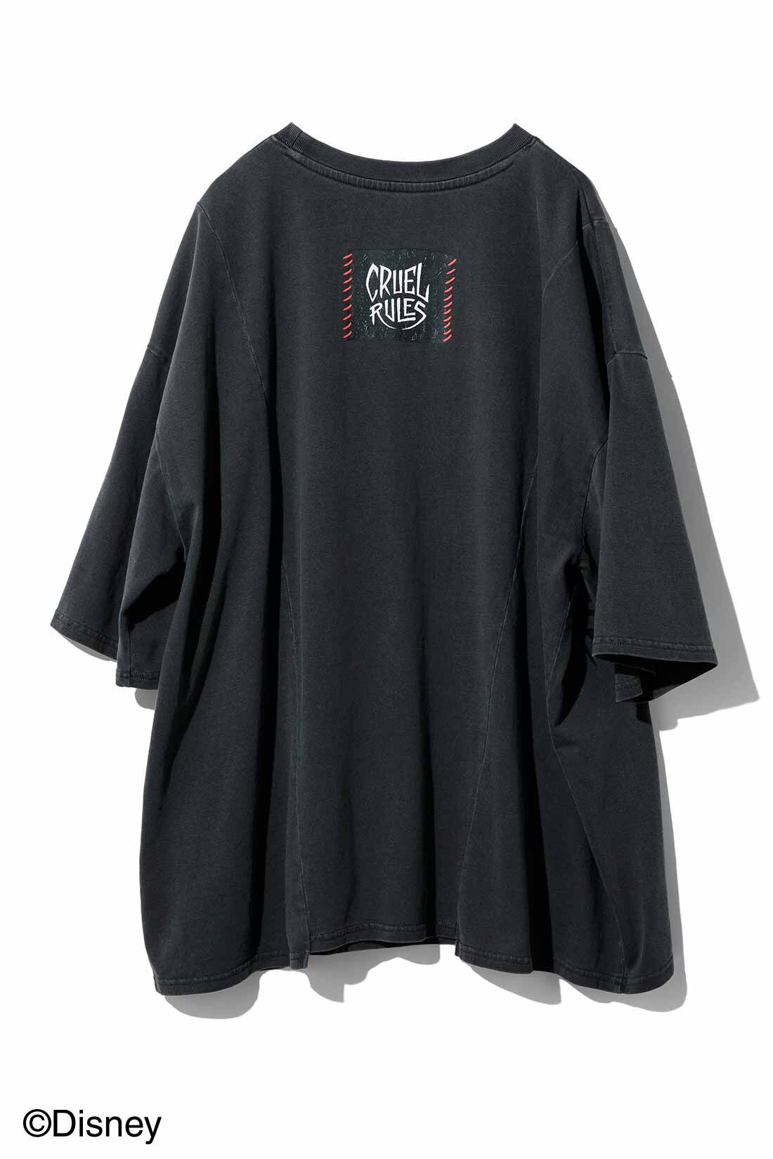 MEDE19F|MEDE19F　MEDE19F 【Disney】古着屋でみつけたようなリメイクライクTシャツ〈クルエラ〉|後ろには「CRUEL RULES」のロゴ。