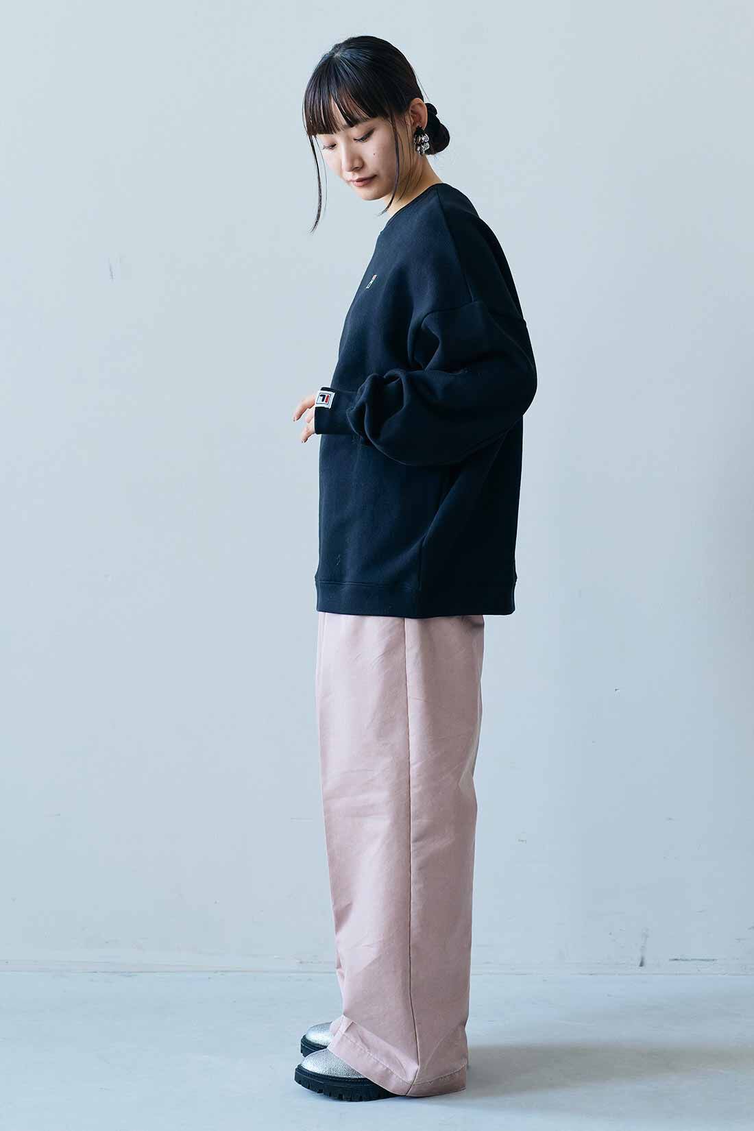 MEDE19F|MEDE19F　FILA for MEDE19F 大人も着られる プリントロゴスウェット|モデル身長：158cm　着用サイズ：M