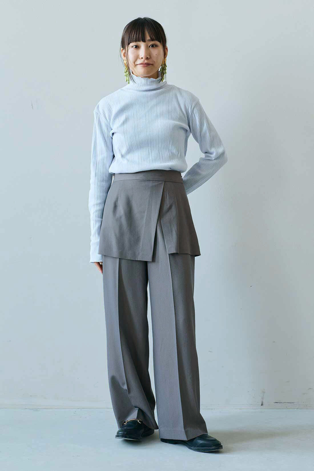 MEDE19F|MEDE19F　ラップスカート付きパンツ〈グレー〉|モデル身長：158cm　着用サイズ：M