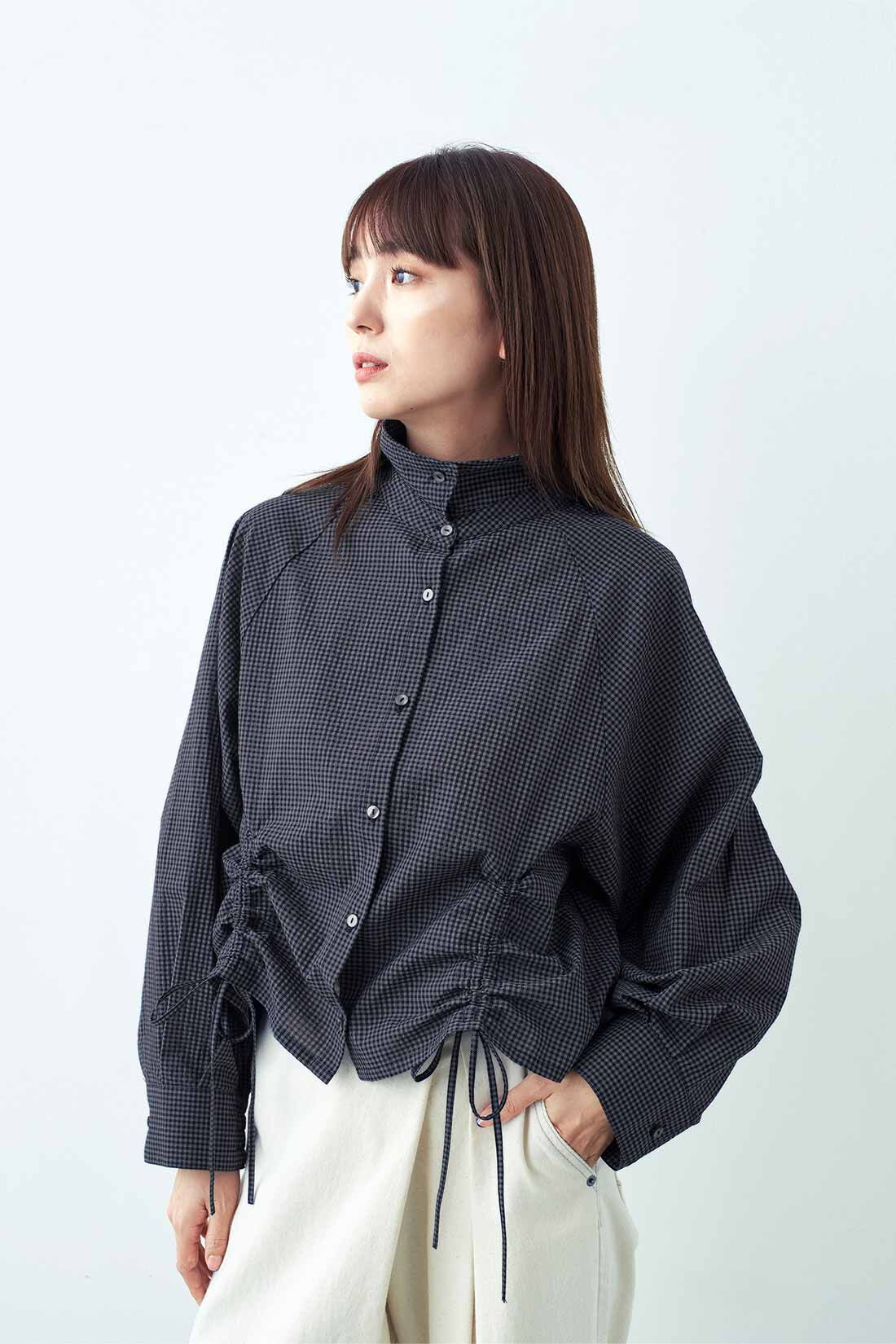 MEDE19F [メデ・ジュウキュウ]|MEDE19F　UV加工をほどこしたサッカー素材のオーバーシャツ〈グレー×ブラック〉