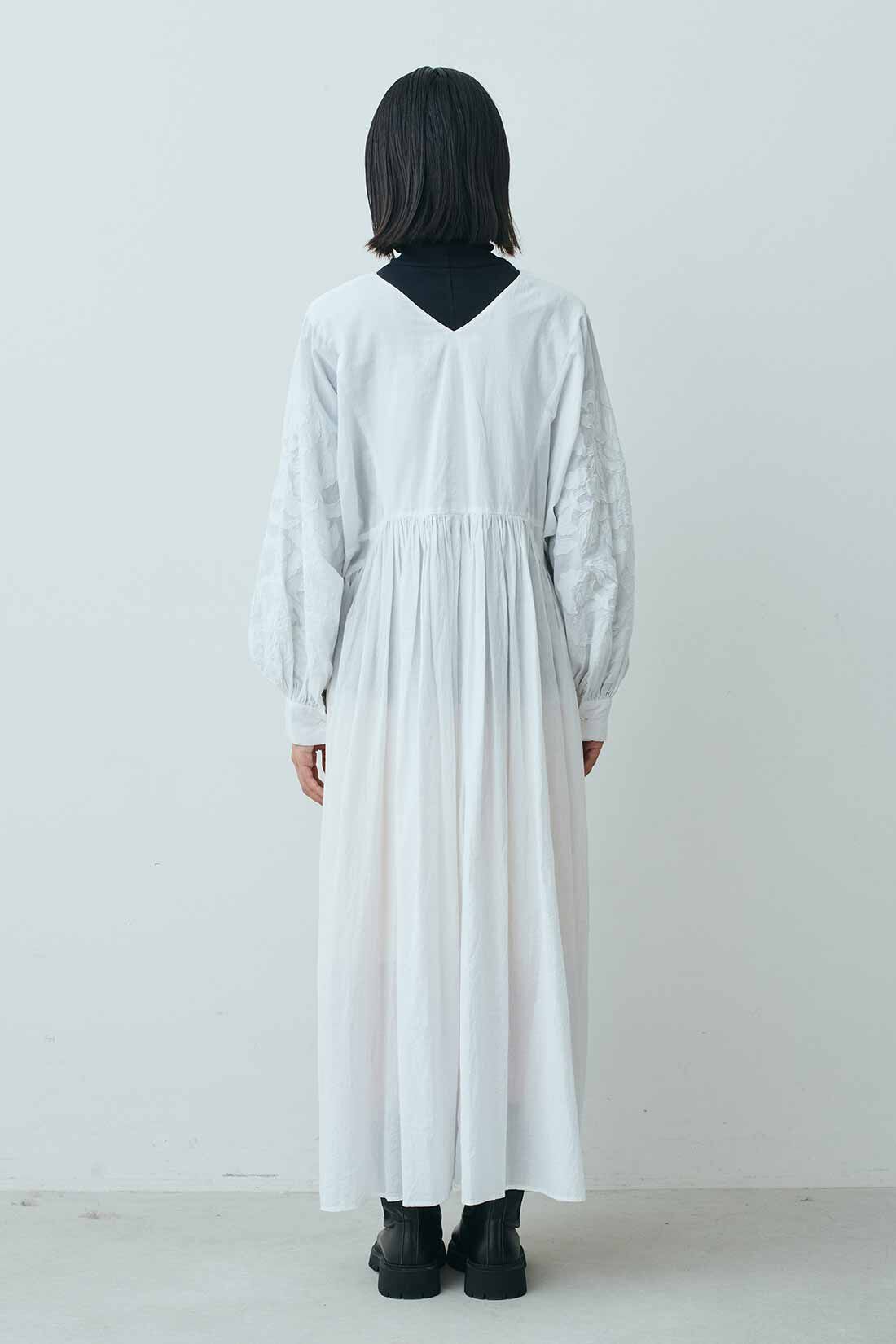 MEDE19F [メデ・ジュウキュウ]|MEDE19F　〈MADE IN INDIA COLLECTION〉モチーフ刺繍コットンワンピース|モデル身長：163cm　着用サイズ：M