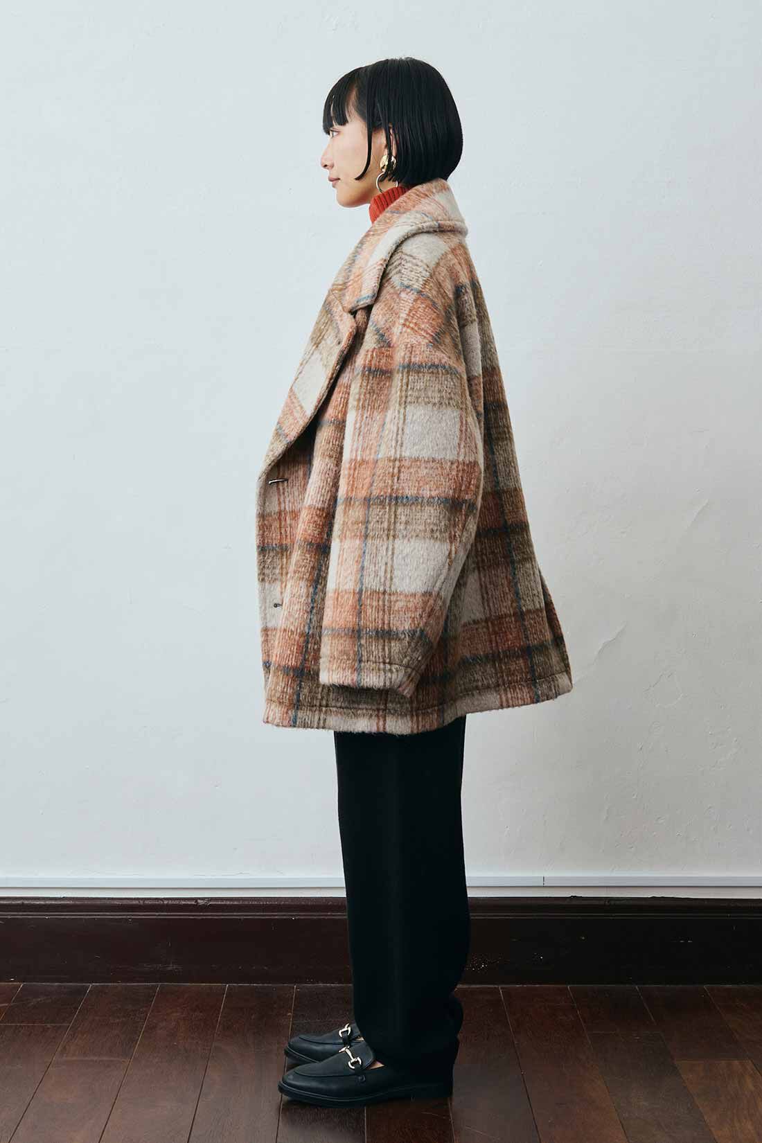【SALE／10%OFF MEDE19F シャギーチェックのオーバーサイズPコート〈ベージュ ジャケット・アウター
