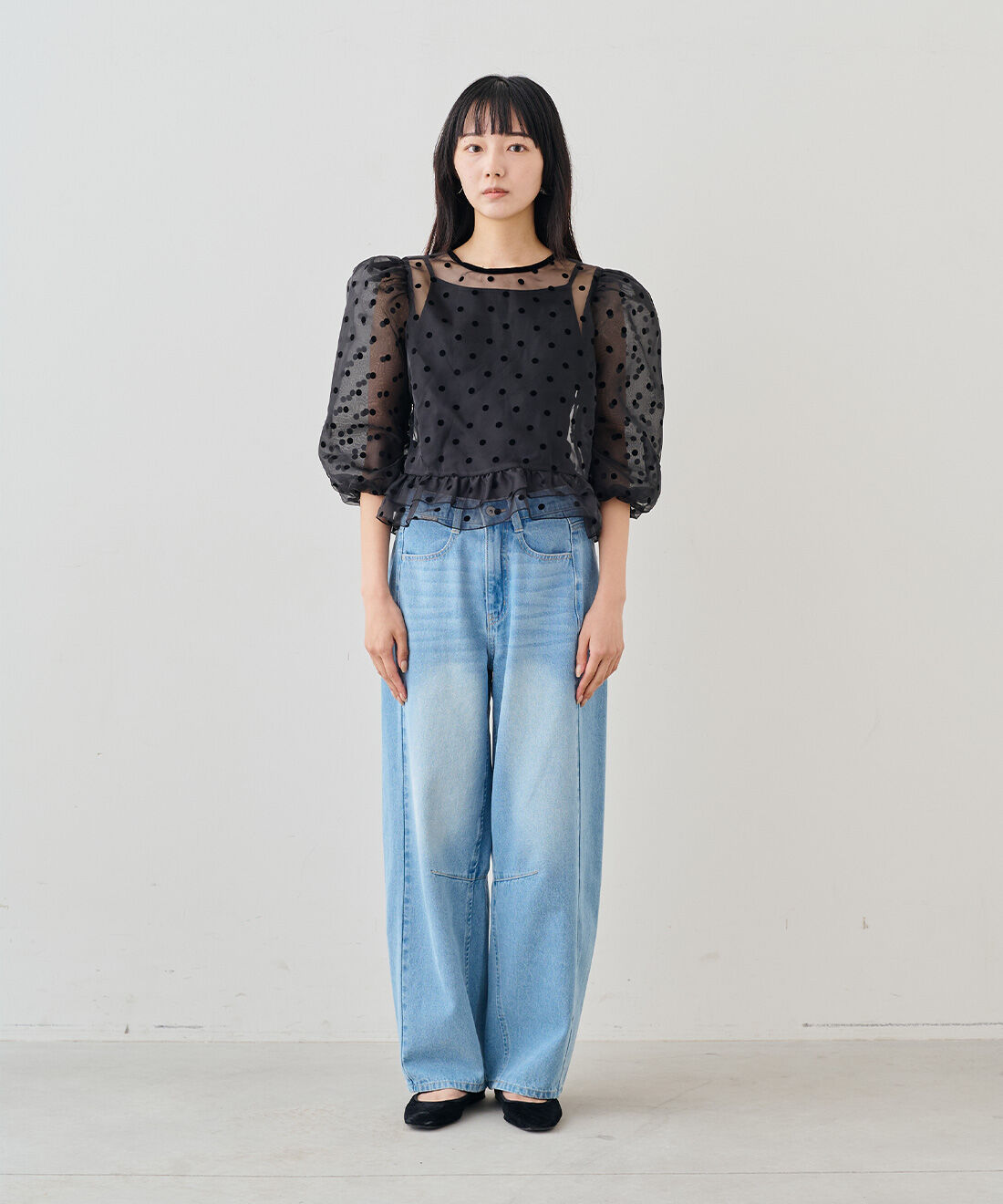 MEDE19F [メデ・ジュウキュウ]|フロッキードット オーガンジートップス〈ブラック〉のコーディネート