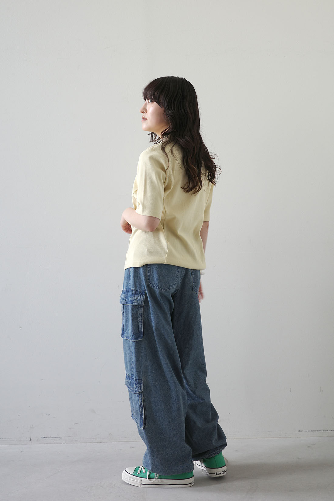 MEDE19F|リネン混デニム オーバーダイカーゴパンツ〈オーバーダイブルー〉のコーディネート