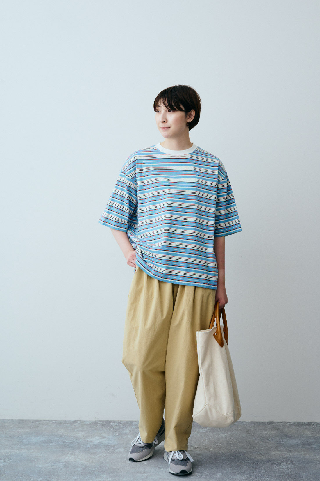 THREE FIFTY STANDARD［スリーフィフティースタンダード］|THREE FIFTY STANDARD ラフなテーパードパンツ〈ベージュ〉