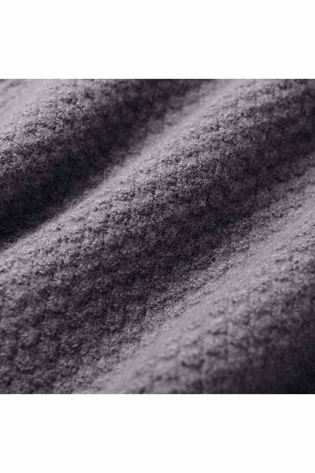 THREE FIFTY STANDARD|THREE FIFTY STANDARD かのこ編みセーター〈ブルーグレー〉|撚糸（ねんし）を起毛させ膨らみを出した糸で、かのこ編みに仕上げました。
