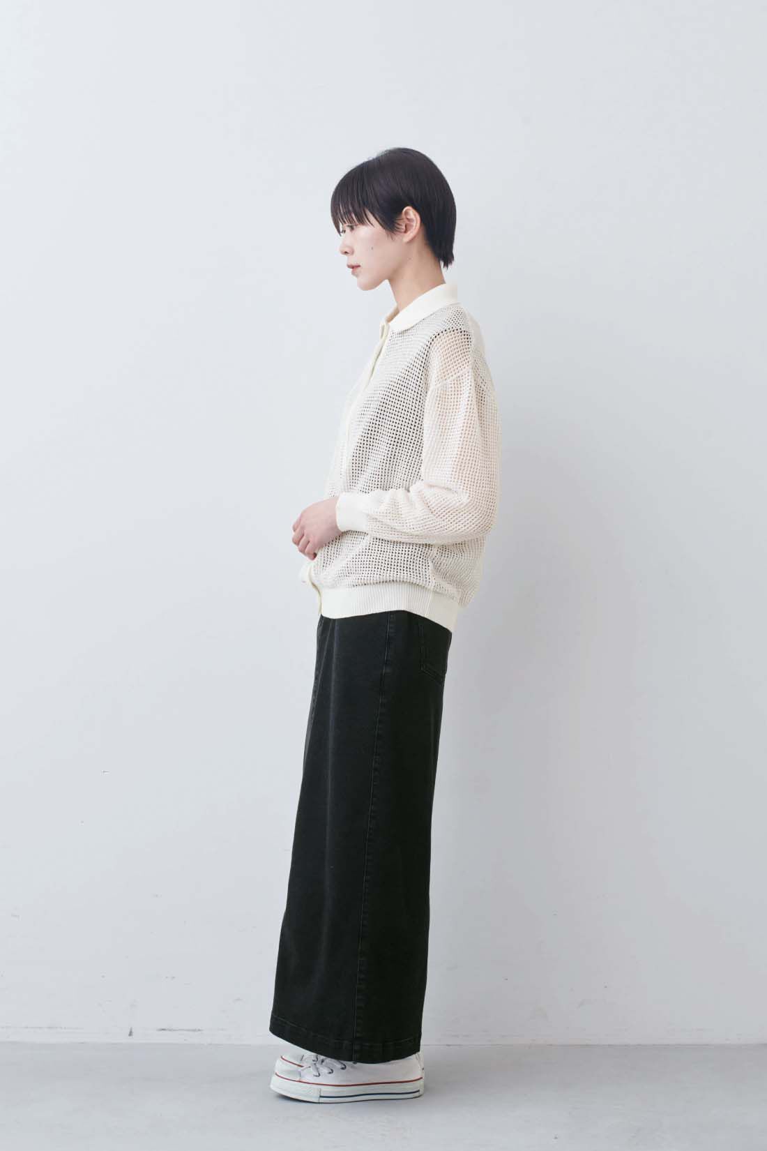 THREE FIFTY STANDARD［スリーフィフティースタンダード］|THREE FIFTY STANDARD　衿付きニット透かし編みカーディガン〈オフホワイト〉|モデル身長：163cm　着用サイズ：M