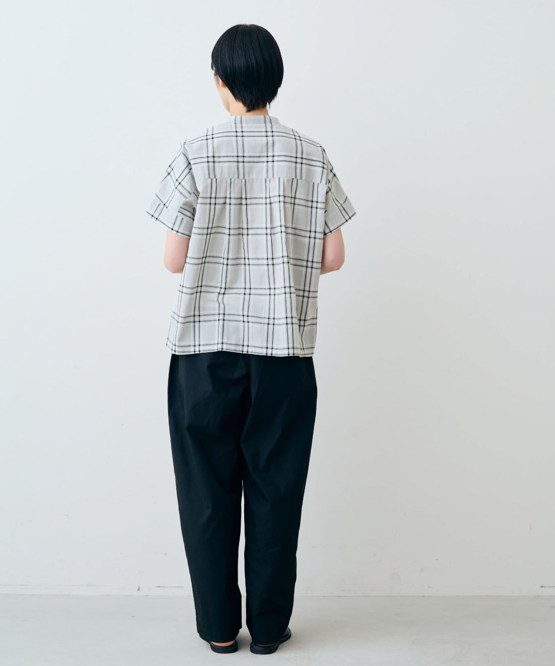 THREE FIFTY STANDARD［スリーフィフティースタンダード］|モノトーンチェック プルオーバーシャツのコーディネート