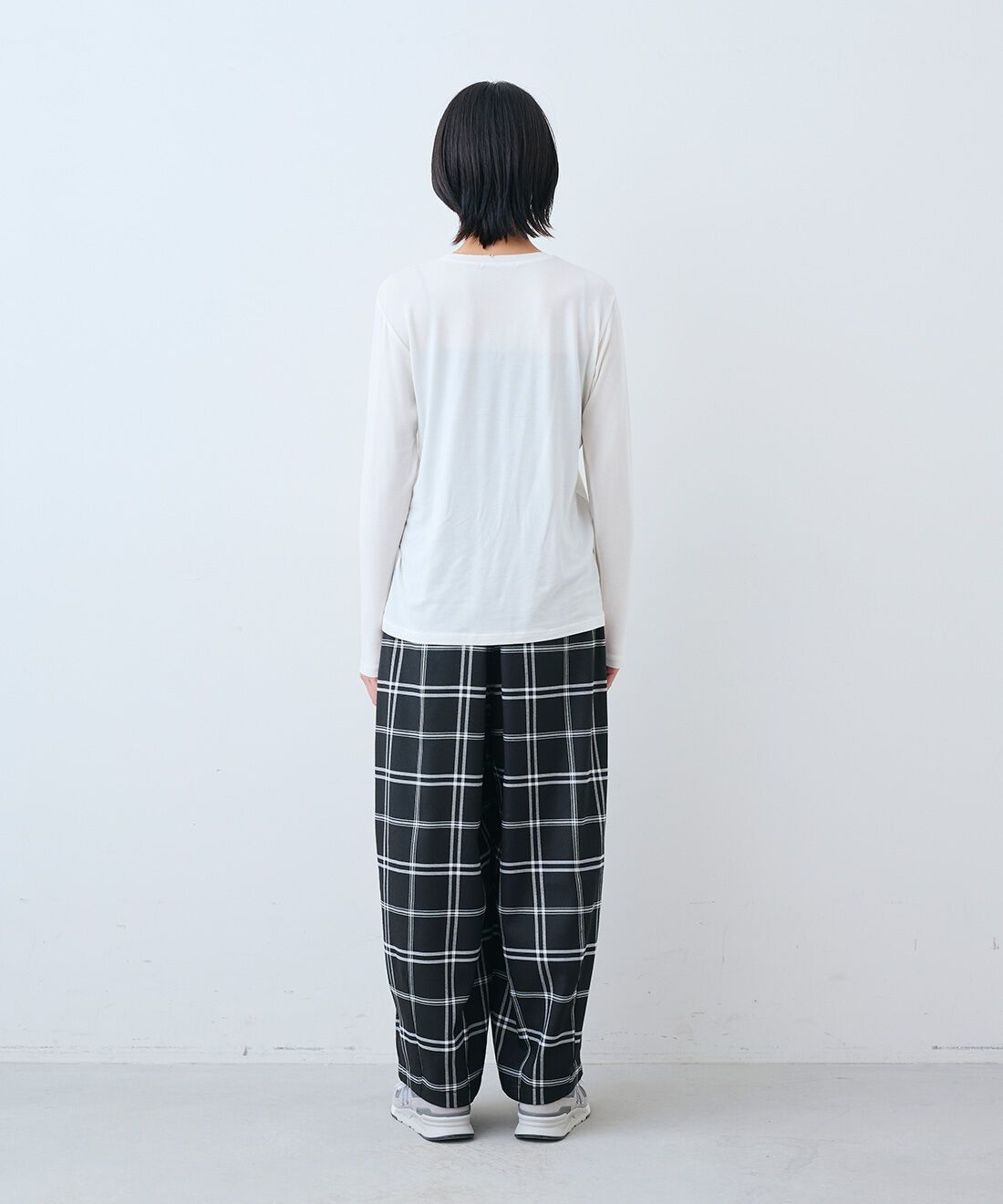 THREE FIFTY STANDARD［スリーフィフティースタンダード］|金子敦子さんと作った チェックのズボン〈ブラック〉のコーディネート