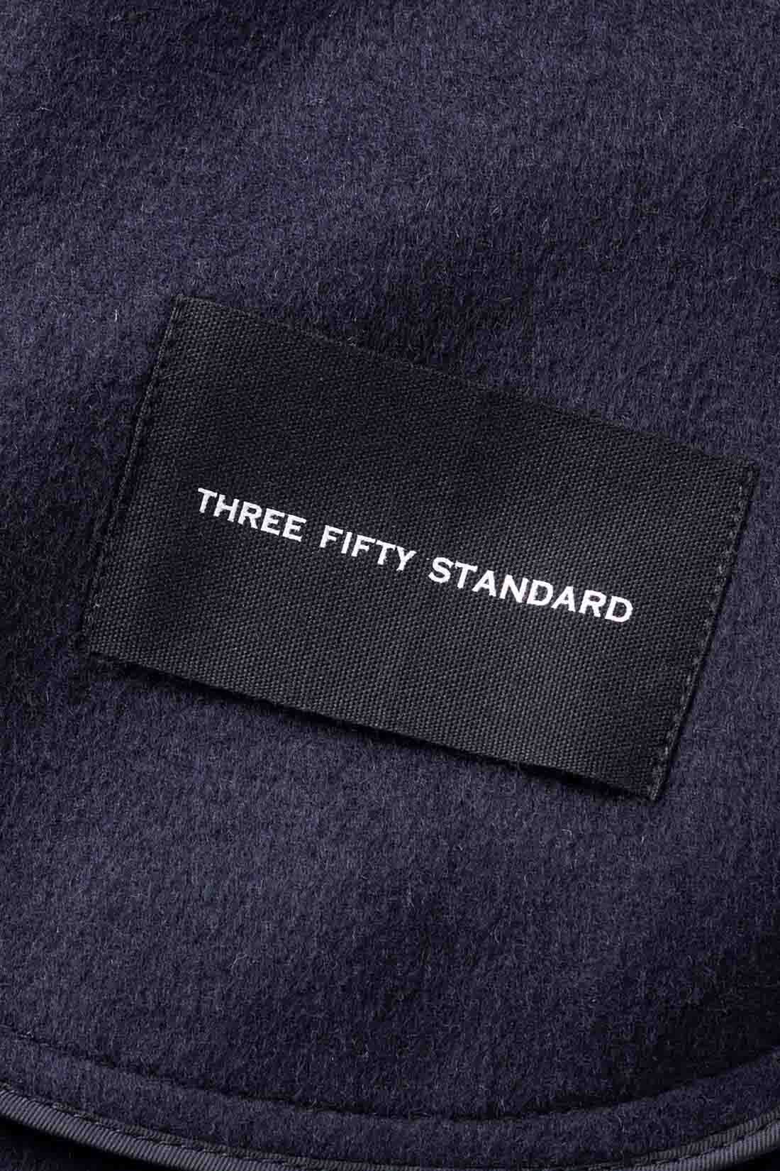 THREE FIFTY STANDARD［スリーフィフティースタンダード］|THREE FIFTY STANDARD リバー仕立てのウール混ノーカラーコート〈ネイビー〉|ネームは身ごろの内側にさりげなく。