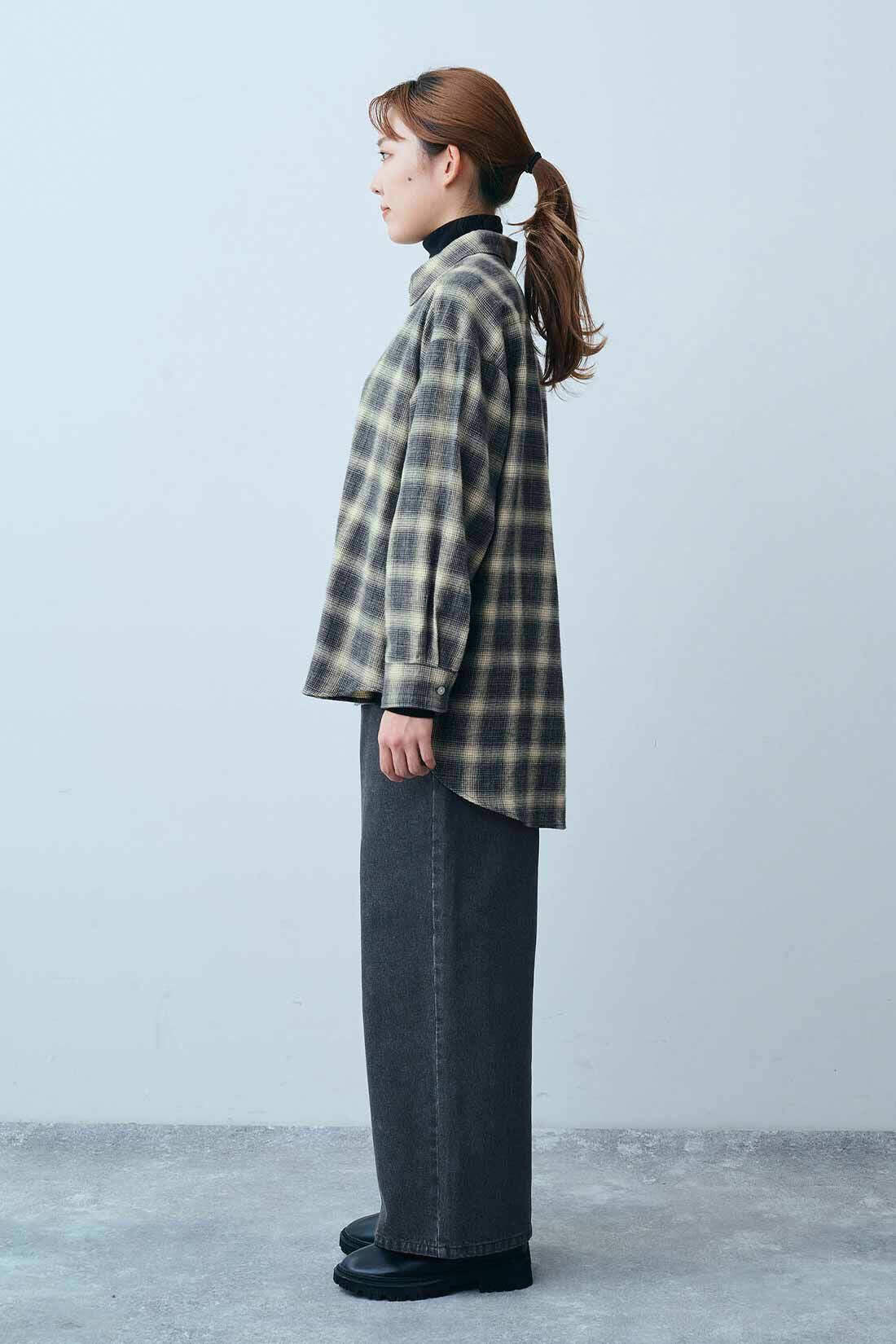 THREE FIFTY STANDARD［スリーフィフティースタンダード］|あったか両面起毛タートルＴＦＳとブリーチ加工ブラックデニムパンツ　ＴＦＳのコーディネート