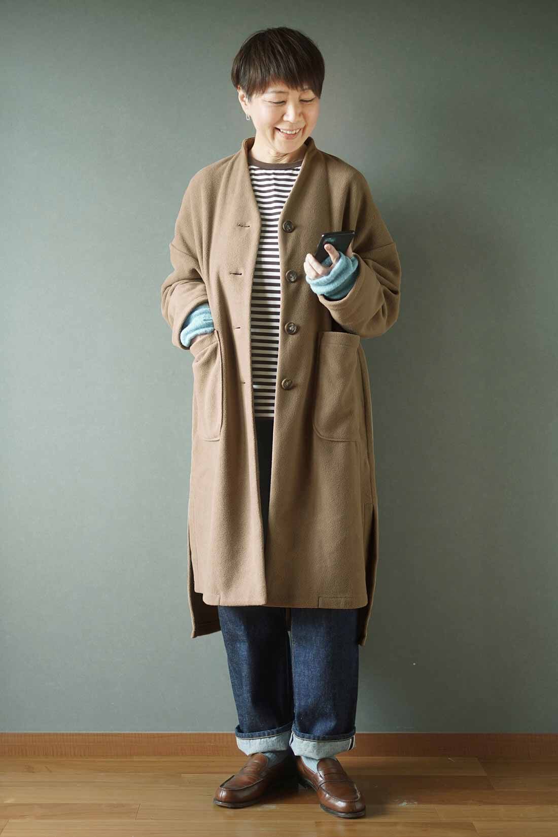 THREE FIFTY STANDARD|THREE FIFTY STANDARD 金子敦子さんと作った カフェラテ色のふんわりフリースコート|ボーダーTとデニムパンツでボーイッシュな着こなし。