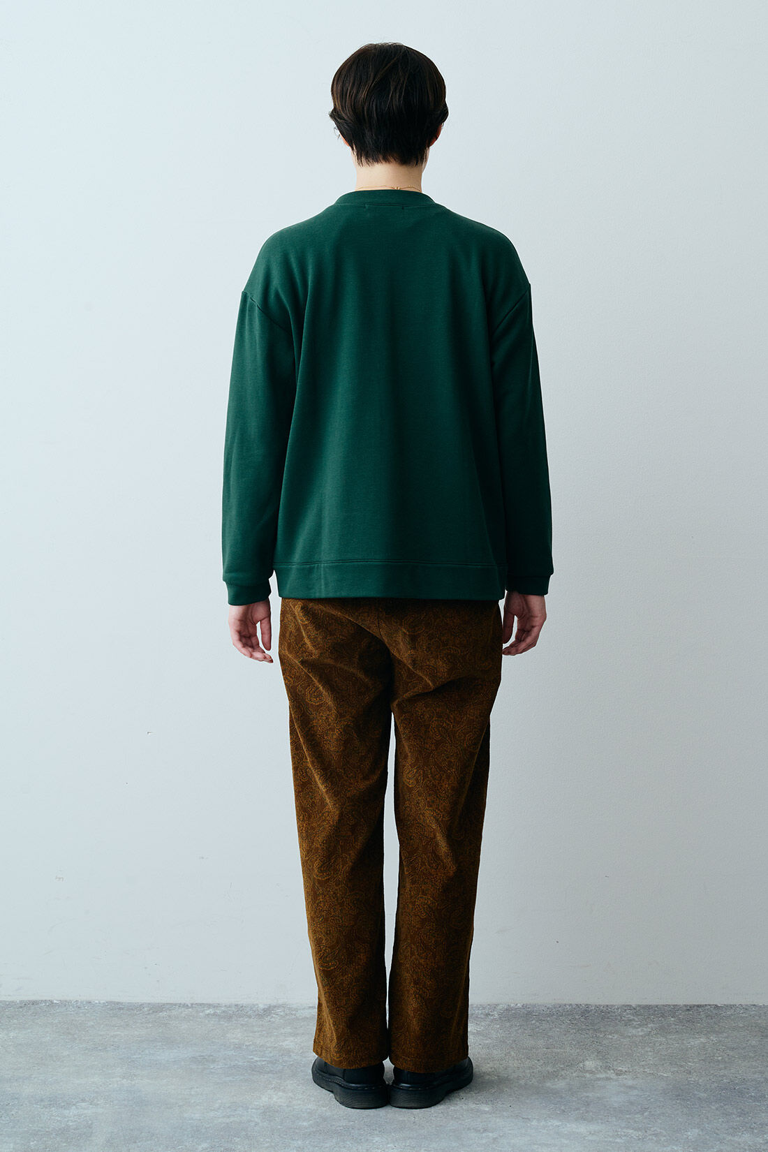 THREE FIFTY STANDARD|フライス編みのラグランＴシャツＴＦＳとペイズリー柄の細コールパンツＢＲ　ＴＦＳのコーディネート