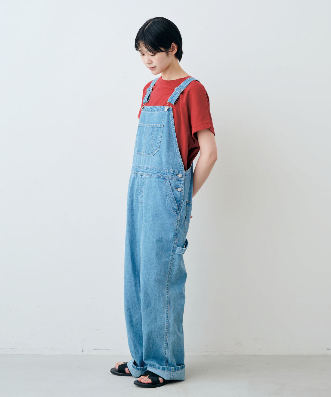 THREE FIFTY STANDARD［スリーフィフティースタンダード］|THREE FIFTY STANDARD　麻混天じくのフレンチスリーブTシャツ〈レッド〉|モデル身長：163cm　着用サイズ：M