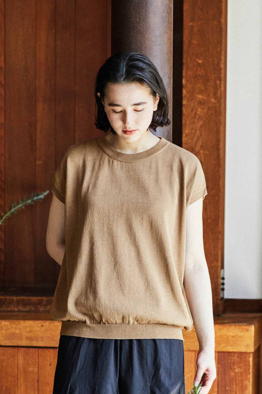 THREE FIFTY STANDARD［スリーフィフティースタンダード］|THREE FIFTY STANDARD 和紙をブレンドしたフレンチスリーブのプルオーバー〈ブラウン〉