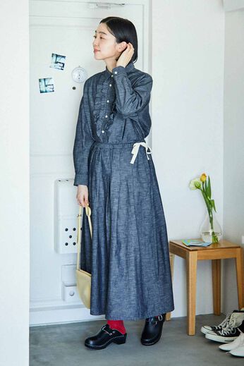 THREE FIFTY STANDARD［スリーフィフティースタンダード］ | インディゴブルーのタックギャザースカート