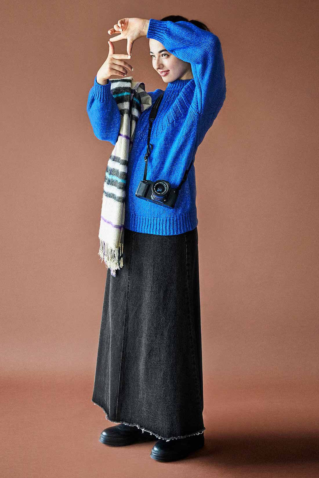 THREE FIFTY STANDARD|カットヘムブラックデニムスカート　ＴＦＳのコーディネート