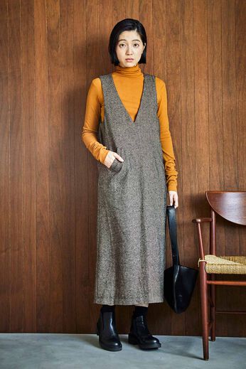 THREE FIFTY STANDARD［スリーフィフティースタンダード］ | ヘリンボーン素材のジャンパースカート〈チャコールブラウン〉