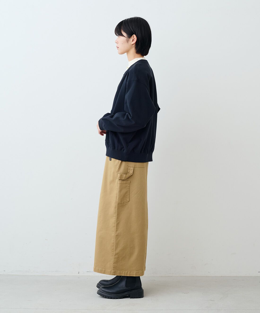 THREE FIFTY STANDARD［スリーフィフティースタンダード］|レトロなボーダーＴシャツ　ＴＦＳとカツラギペインタースカートＢＥ　ＴＦＳのコーディネート|モデル身長：163cm 着用サイズ：M