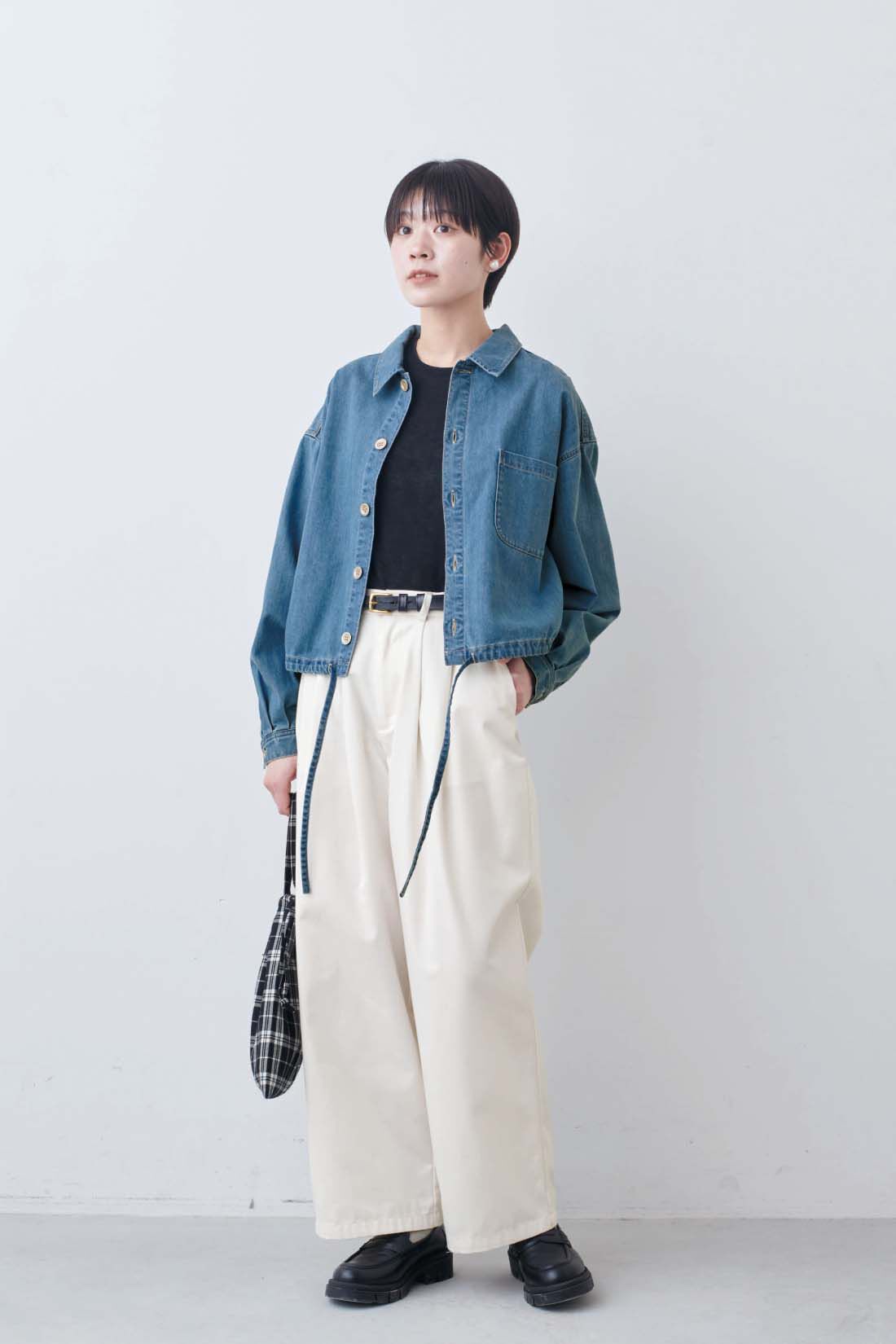 THREE FIFTY STANDARD［スリーフィフティースタンダード］|THREE FIFTY STANDARD　カジュアルすぎないチノパンツ〈アイボリー〉|モデル身長：163cm　着用サイズ：M