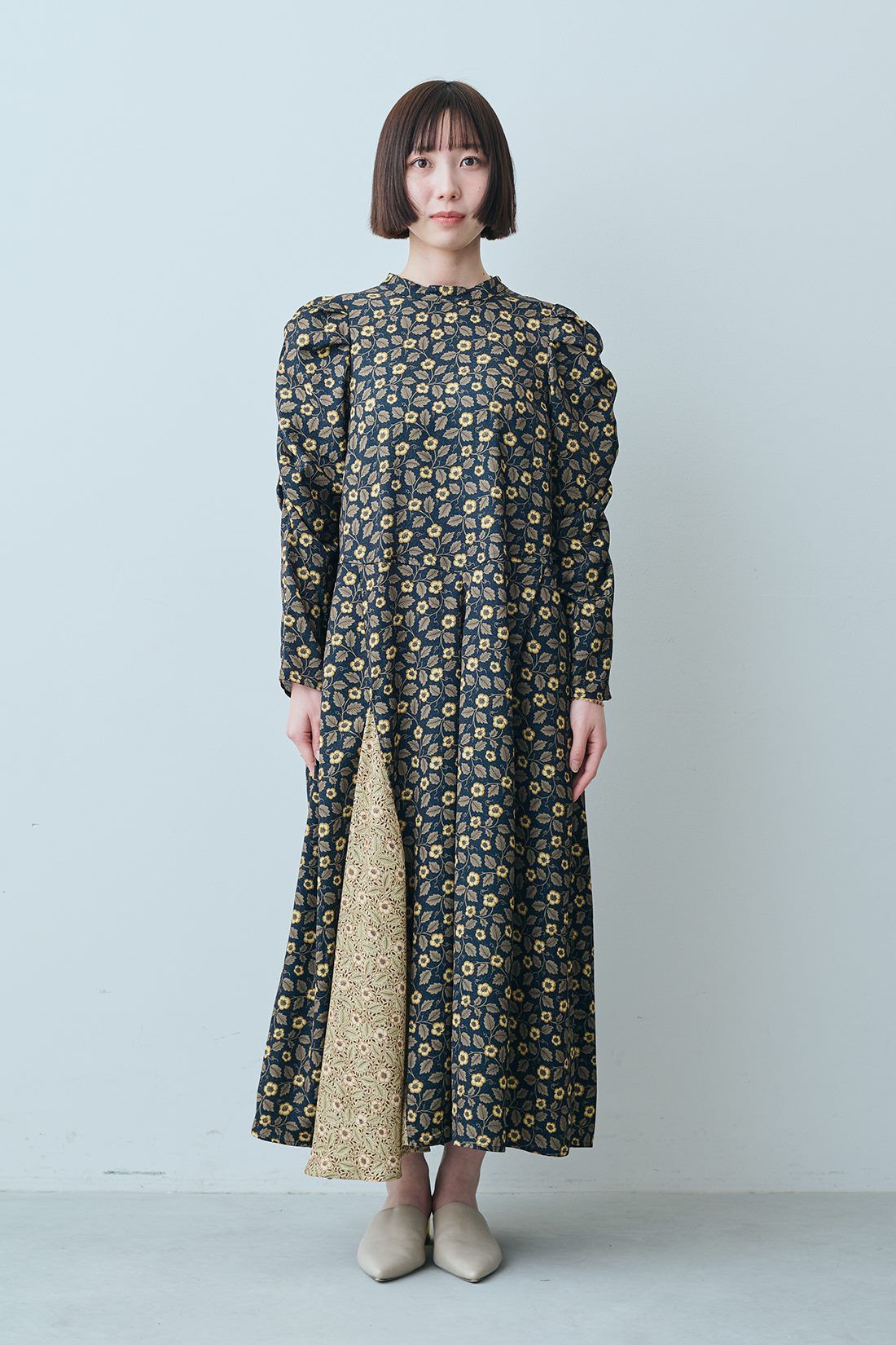 フェリシモファッションニュース|【Atelier Morris】アシメトリーヘムデザインのプリントワンピースのコーディネート|【着用サイズ】ワンピース：MP