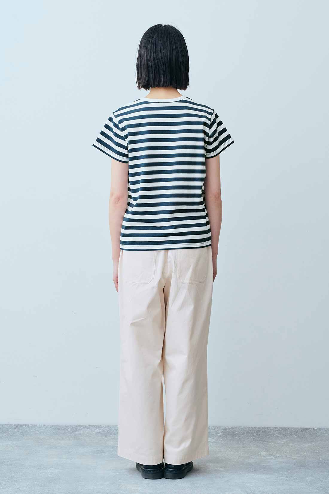 THREE FIFTY STANDARD［スリーフィフティースタンダード］|THREE FIFTY STANDARD すっきりシルエットのボーダーTシャツ〈ネイビー×ホワイト〉|モデル身長：163cm　着用サイズ：M